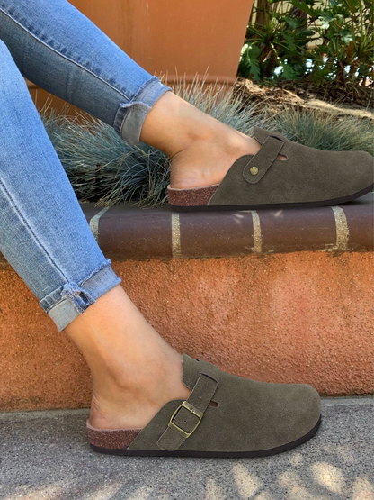 LEÓN | ZUECO DE ANTE | CONFORT Y TOQUE MEDITERRÁNEO