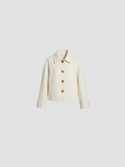 MAURÉLIA | CHAQUETA DE MUJER – SOFISTICACIÓN SUAVE Y ESTILO CONTEMPORÁNEO