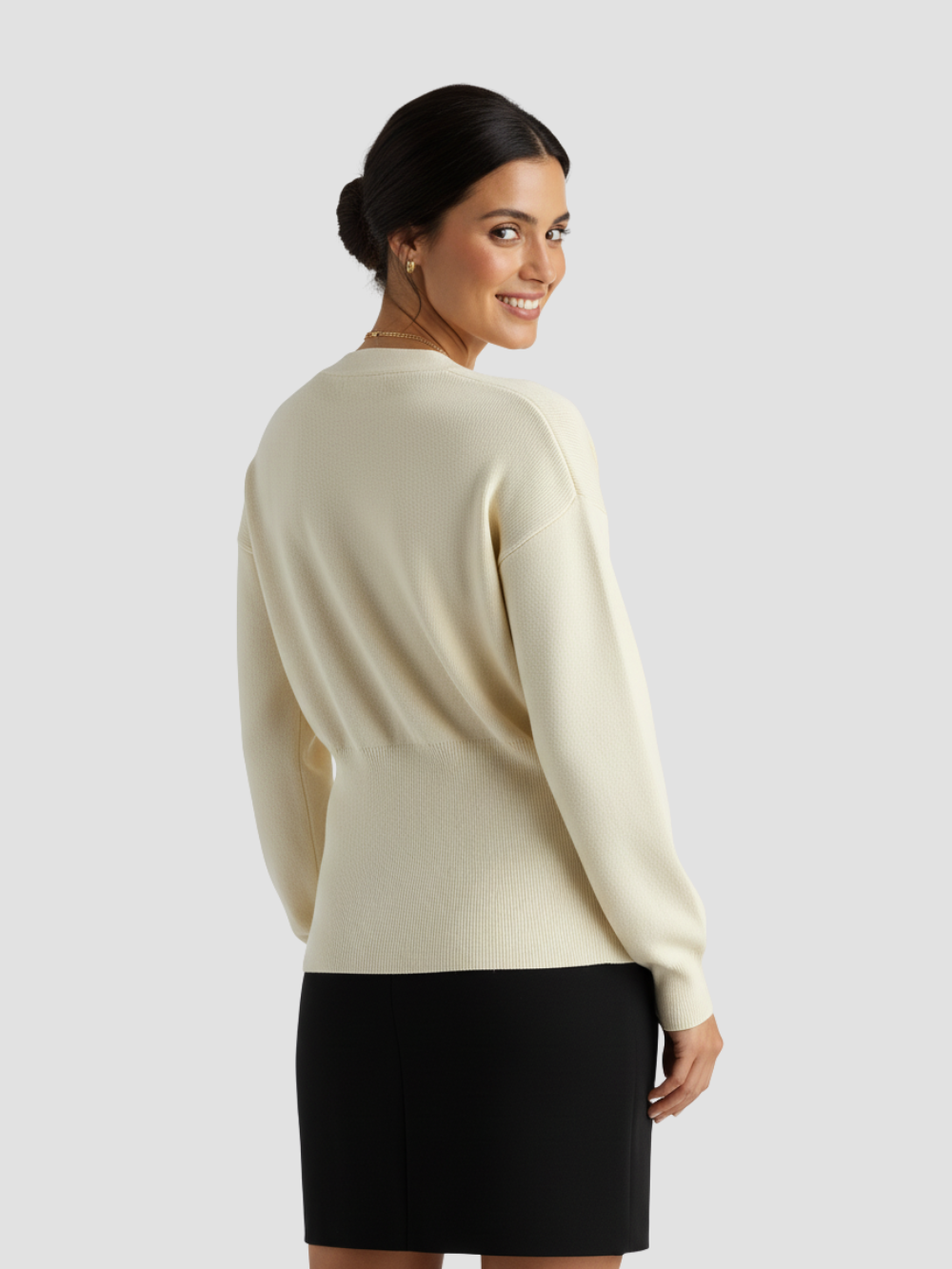 AMADORA | CÁRDIGAN DE MUJER – EQUILIBRIO ENTRE CONFORT Y ELEGANCIA CONTEMPORÁNEA