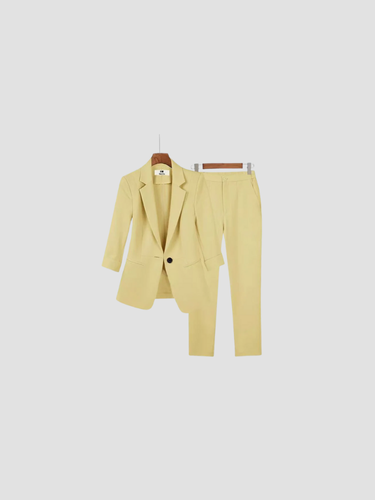 ALDARA | TRAJE DE MUJER | SOFISTICACIÓN Y ESTILO ATEMPORAL