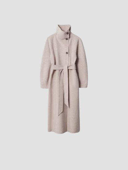 ALMIRA | ABRIGO LARGO – ELEGANCIA ESCULPIDA Y CALIDEZ SOFISTICADA