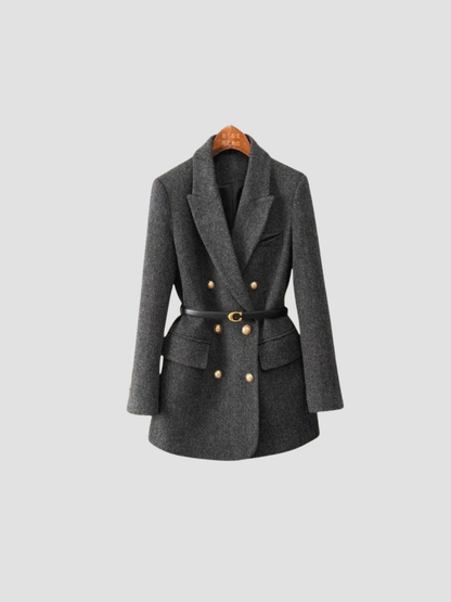 EUDORA | AMERICANA ENTALLADA | PODER FEMENINO Y DISTINCIÓN MODERNA