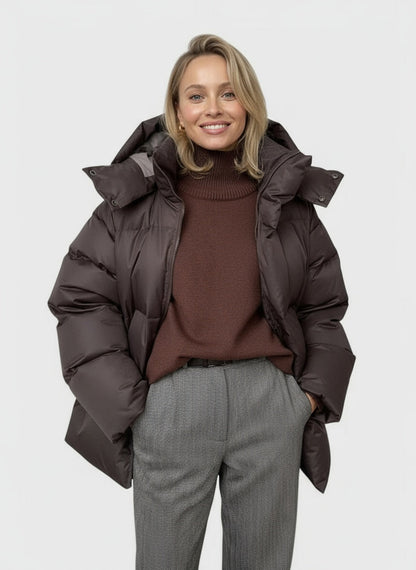 NAÉLLE | CHAQUETA DE MUJER – COMODIDAD, VOLUMEN Y ELEGANCIA URBANA