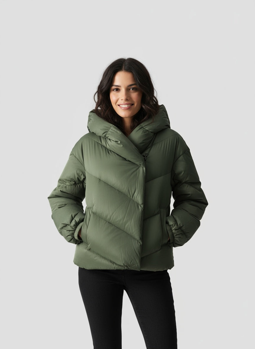 SELVYA | ABRIGO ACOLCHADO CORTO PARA MUJER – CALIDEZ CONTEMPORÁNEA Y DISEÑO FEMENINO