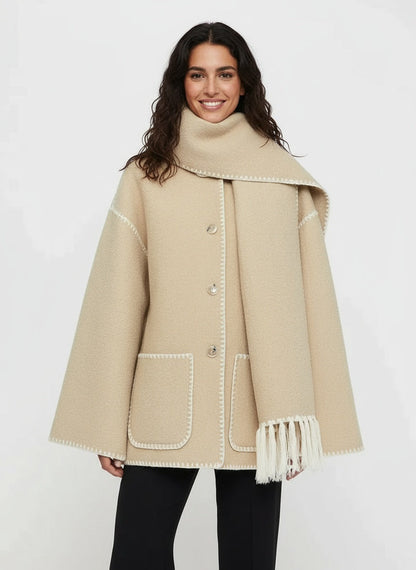 ÉMORINE | CAPE JACKET – SOFISTICACIÓN ATEMPORAL Y CALIDEZ CONTEMPORÁNEA