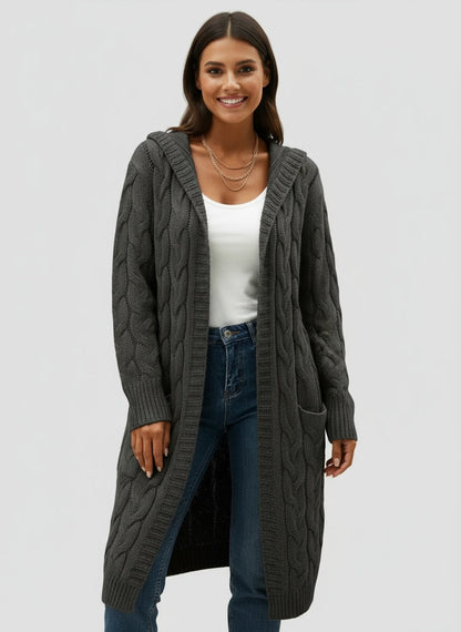 TULIA | CÁRDIGAN LARGO DE PUNTO – VERSATILIDAD MODERNA CON DETALLE DE CAPUCHA