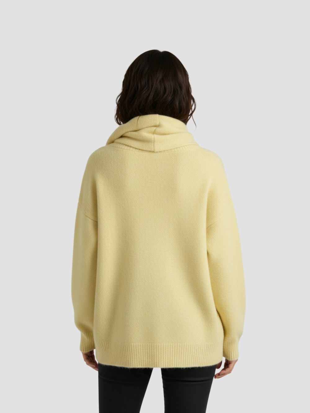 LIRIENNE | JERSEY DE MUJER CON BUFANDA – SOFISTICACIÓN DISCRETA Y MOVIMIENTO NATURAL