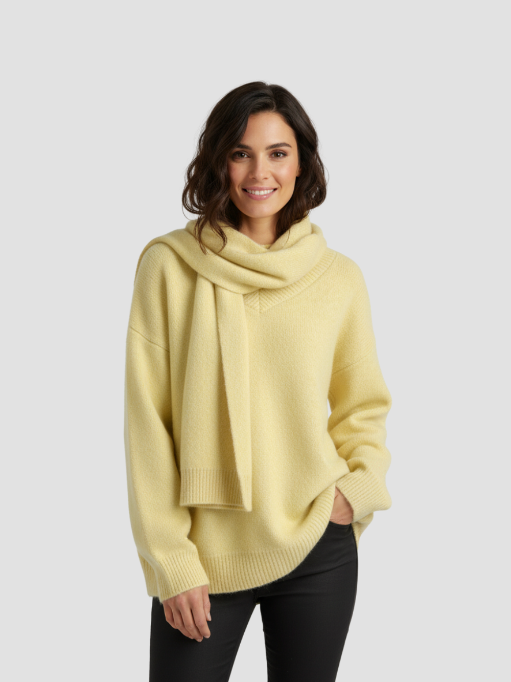 LIRIENNE | JERSEY DE MUJER CON BUFANDA – SOFISTICACIÓN DISCRETA Y MOVIMIENTO NATURAL