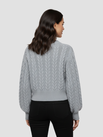 SERELINA | JERSEY DE MUJER CON ESCOTE PLEGADO – EQUILIBRIO ENTRE SENSUALIDAD Y DISTINCIÓN