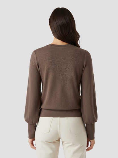 DACIO | TOP DE PUNTO ELÁSTICO CON SOPORTE – LÍNEAS LIMPIAS Y FACILIDAD COTIDIANA